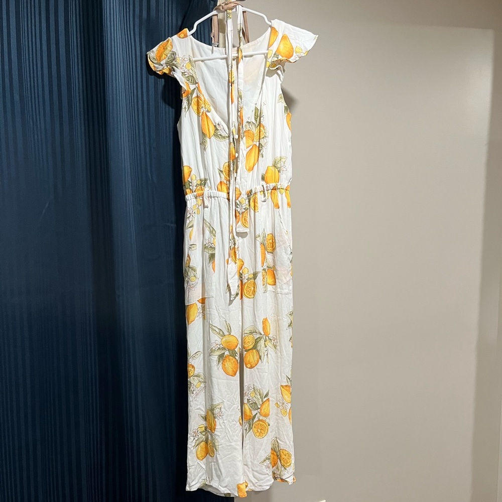 For love and lemons lemon jumper - S - mind the wrinkles. Great condition